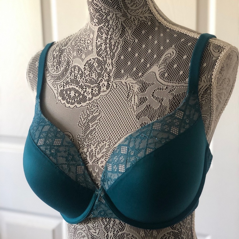 Victoria Secret’s Teal Bra Size 36DD